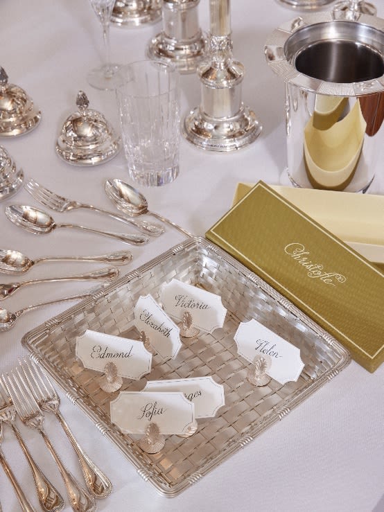 How to Set a Christmas Table: A Guide | Christofle